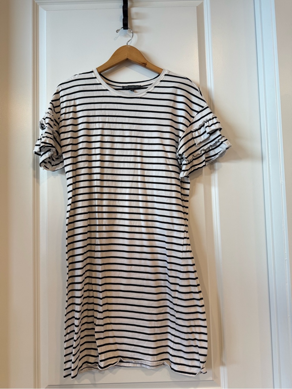 Striped shirt neckline with label